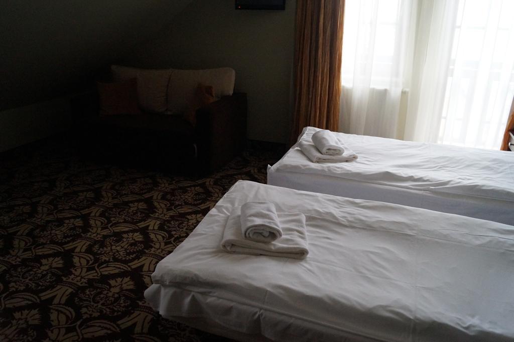 Hotel Sloneczny Brzeg Biskupiec  Værelse billede