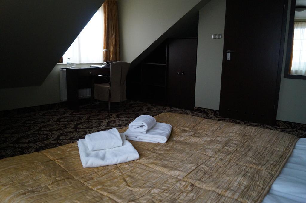 Hotel Sloneczny Brzeg Biskupiec  Værelse billede