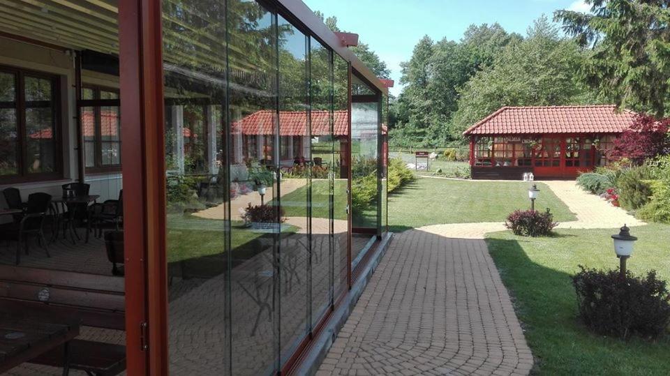 Hotel Sloneczny Brzeg Biskupiec  Eksteriør billede